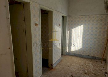 Търговски обекти с. Велковци, Брезник - фото 5