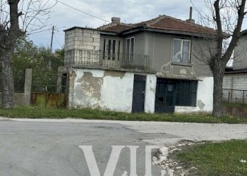 Вили Варна (квартал Христо Ботев) - фото 1