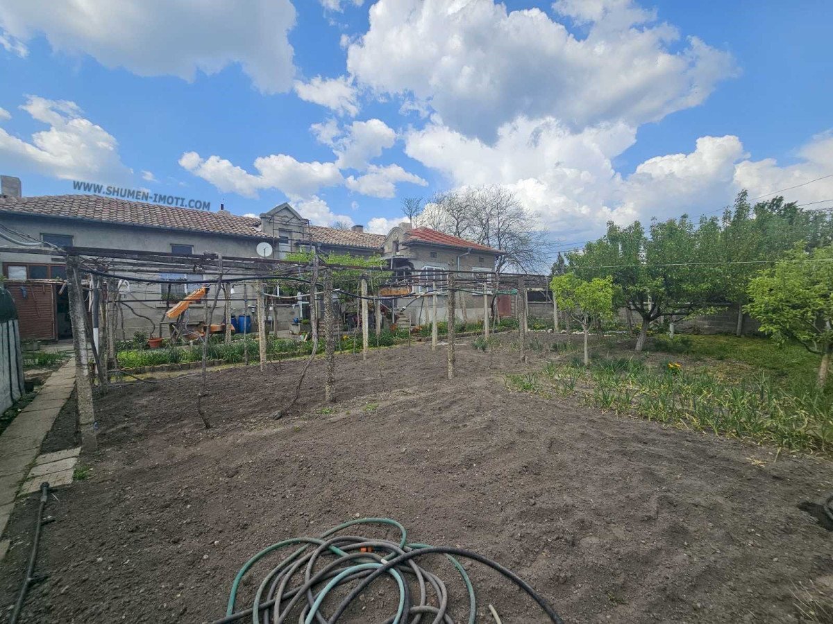 Independent house Shumen (neighborhood Дивдядово) - photo 1