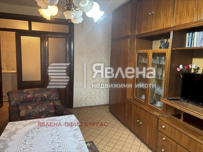 Апартамент Бургас (квартал Зорница) - фото 1