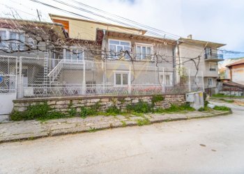 Independent house Balchik - photo 1