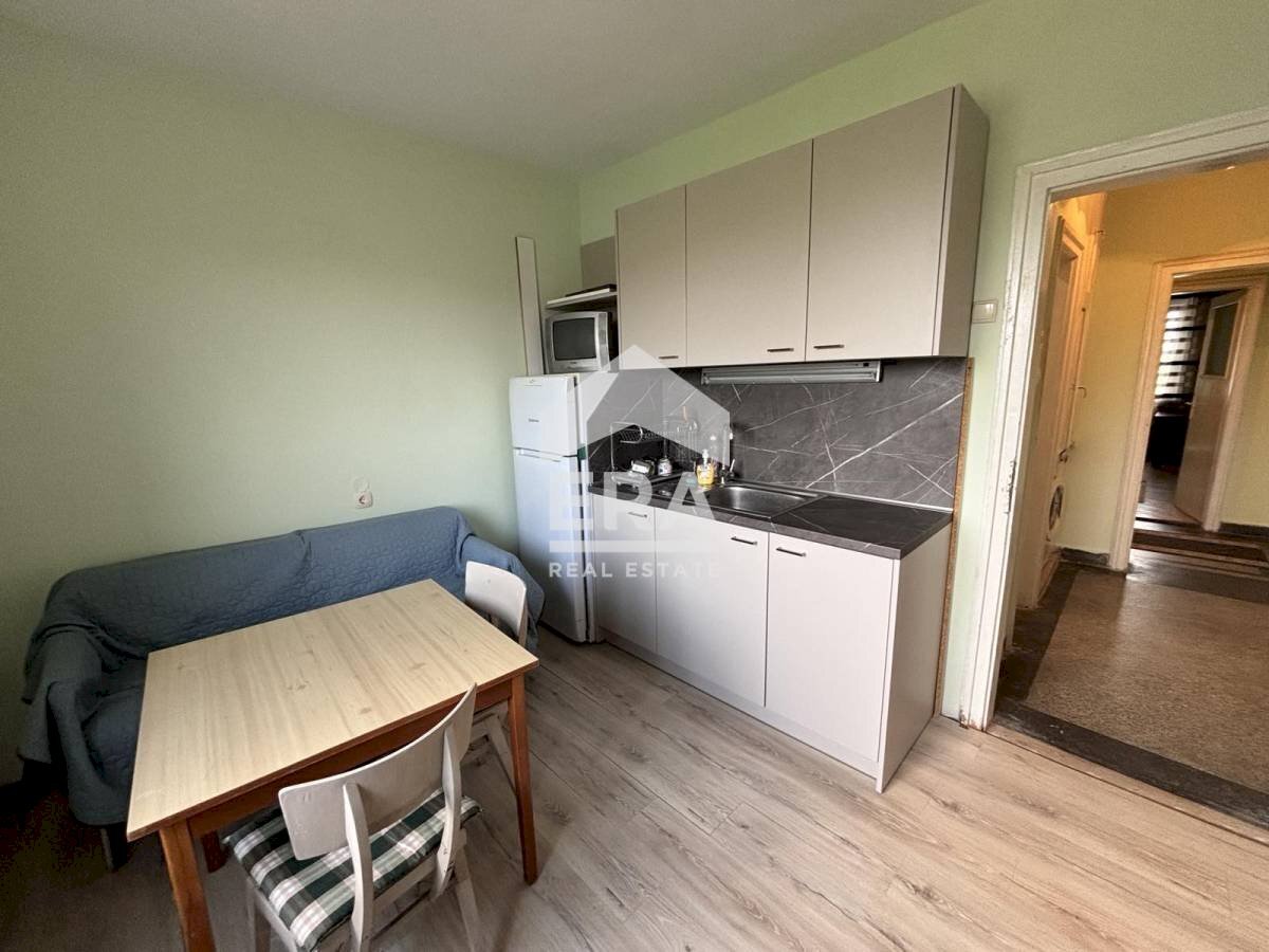Three-room apartment Shumen (neighborhood Център) - photo 1