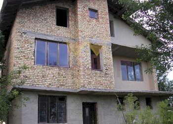Independent house Suvorovo - photo 1