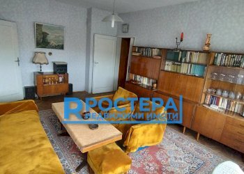 Three-room apartment Targovishte (neighborhood Център) - photo 1