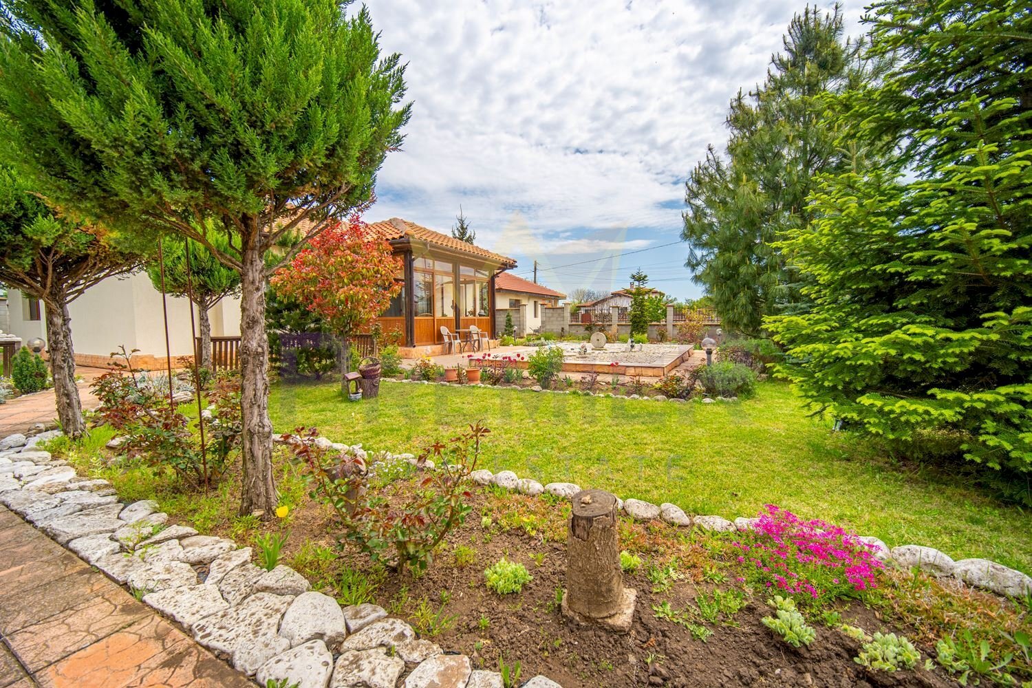 Independent house Balchik - photo 1