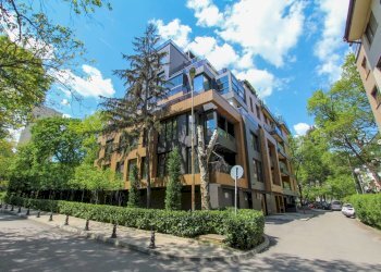 Four-room apartment Sofia (neighborhood Изток) - photo 1