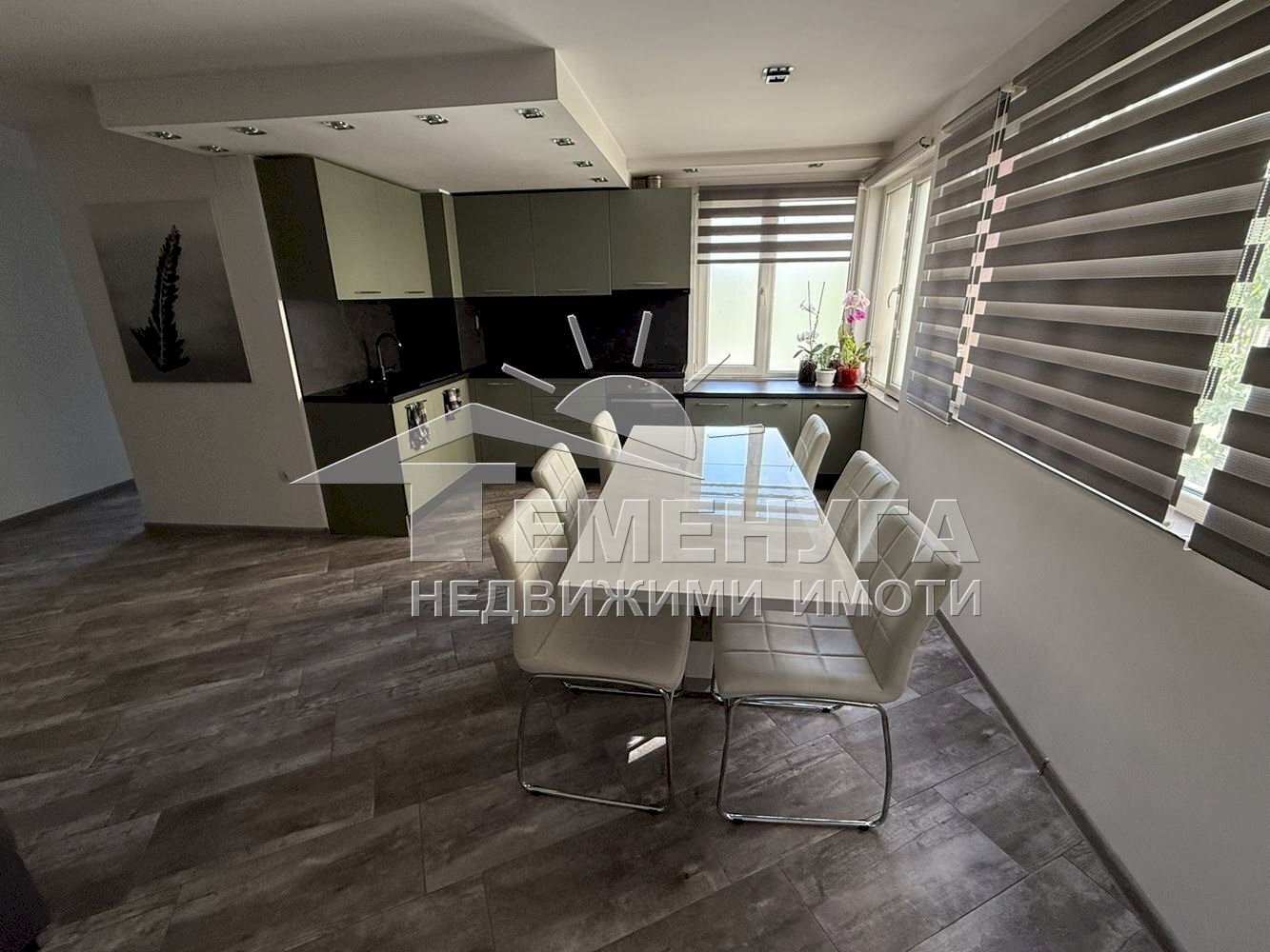 Three-room apartment Sofia (neighborhood Люлин 2) - photo 1