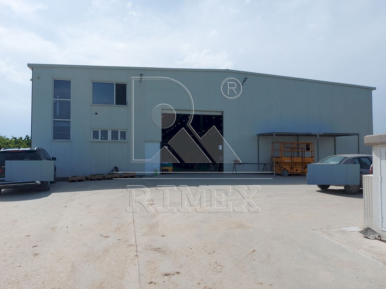 Locale Commerciale Plovdiv (zona Индустриална зона - Юг) - foto 1