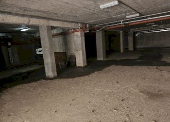 Posto Auto all'asta ул. Бързарица № 26, ет. -1, Sofia (zona Овча купел) - foto 1