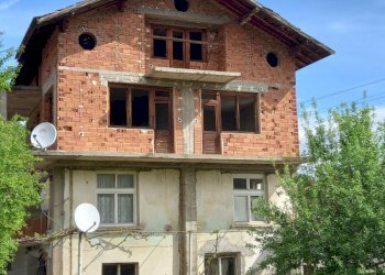Самостоятелна къща с. Берсин, Кюстендил - фото 1