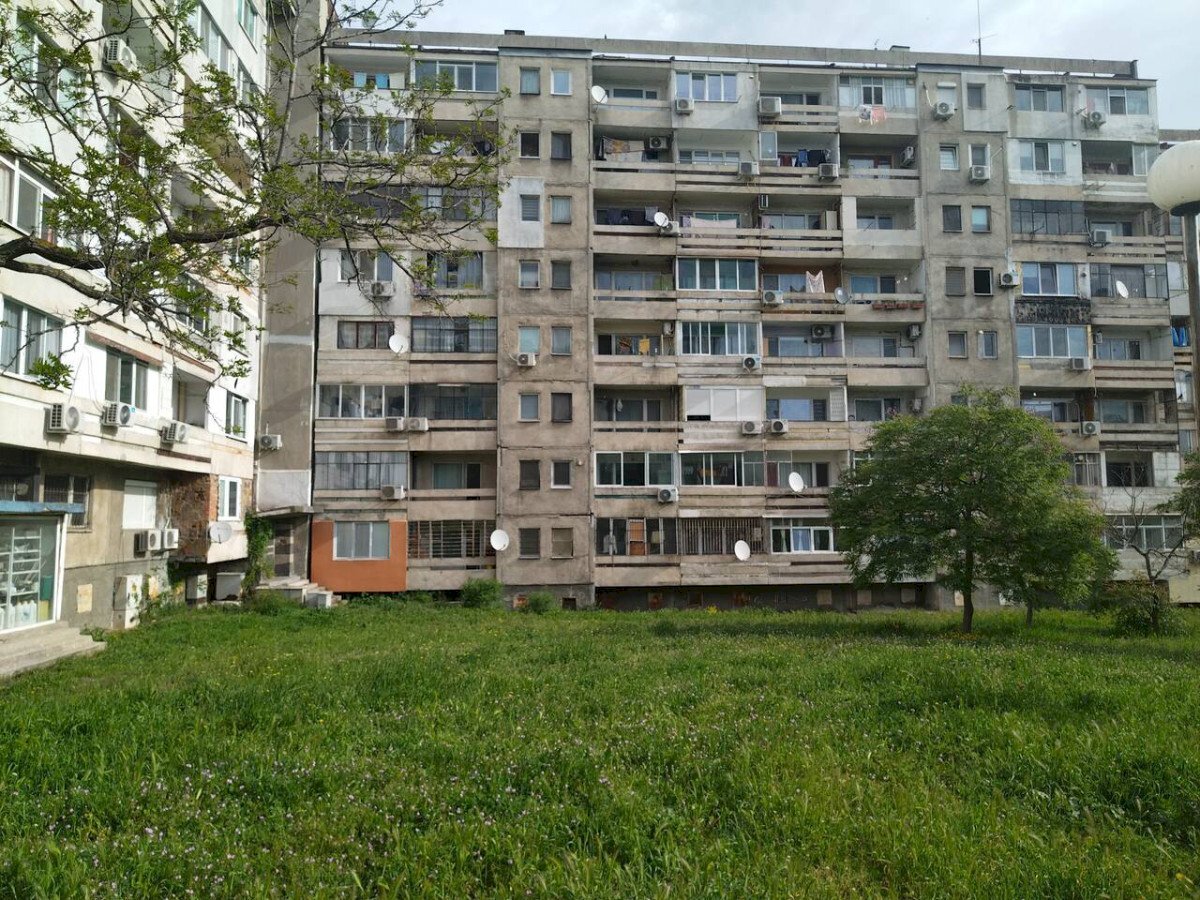 One-room apartment Burgas (neighborhood Меден рудник - зона А) - photo 1