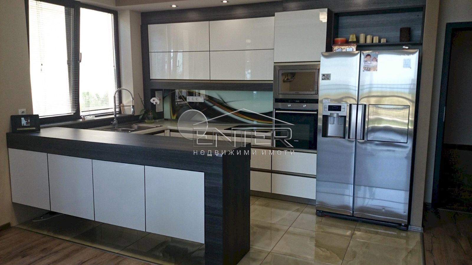 Three-room apartment Varna (neighborhood Галата) - photo 1