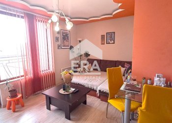 Two-room apartment Varna (neighborhood Цветен квартал) - photo 1