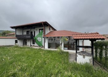 Independent house Veliki Preslav - photo 1