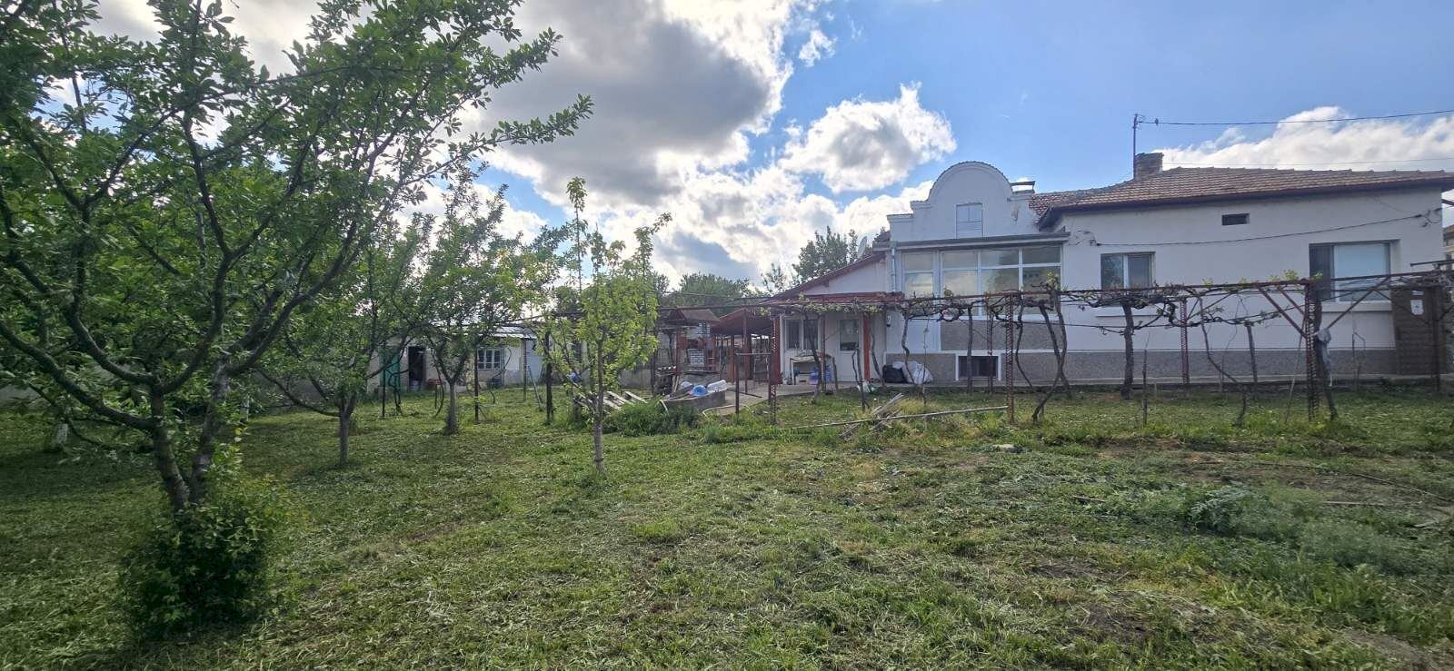 Independent house Kaspichan - photo 1