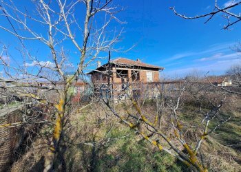 Самостоятелна къща с. Фазаново, Царево - фото 1