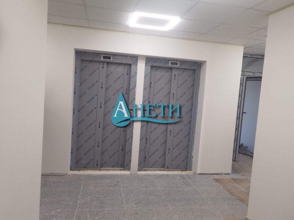 Тристаен София (квартал Дружба 1) - фото 1
