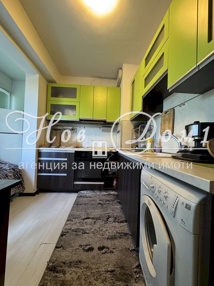 Trilocale Plovdiv (zona Гагарин) - foto 1