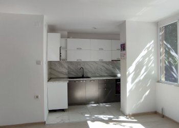 Three-room apartment Veliki Preslav - photo 1