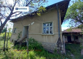 Самостоятелна къща с. Черкаски, Вършец - фото 1