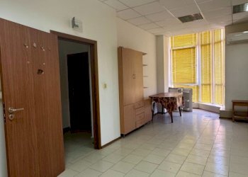 Locale Commerciale Център, Dobrich - foto 1