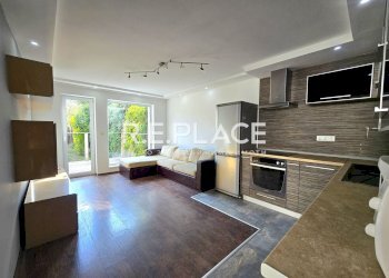 Independent house Varna (neighborhood Галата) - photo 1