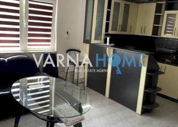 Independent house Varna (neighborhood Колхозен пазар) - photo 1