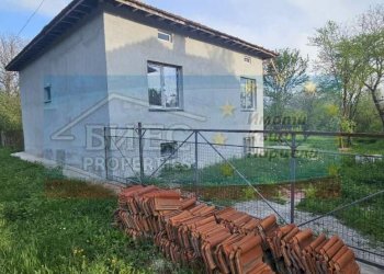Independent house с. Равнище, Pravec - photo 1