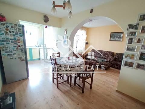 Four-room apartment Shumen (neighborhood Военно училище) - photo 1