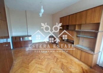 Three-room apartment Shumen (neighborhood Център) - photo 1