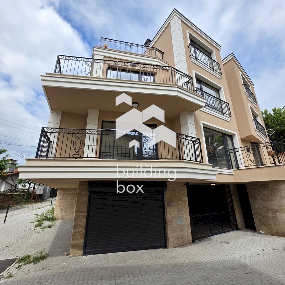 Three-room apartment Plovdiv (neighborhood Център) - photo 1