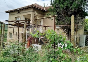 Independent house Balchik - photo 1