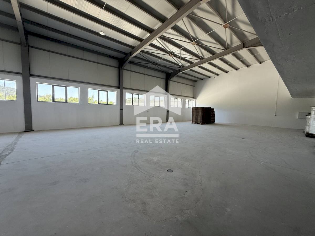 Warehouse Veliko Tarnovo (neighborhood Промишлена зона - Юг) - photo 1