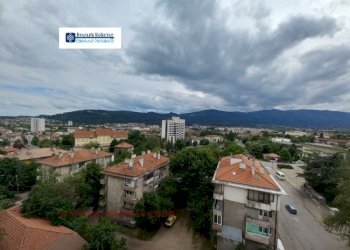 Trilocale Kyustendil (zona Бузлуджа) - foto 1