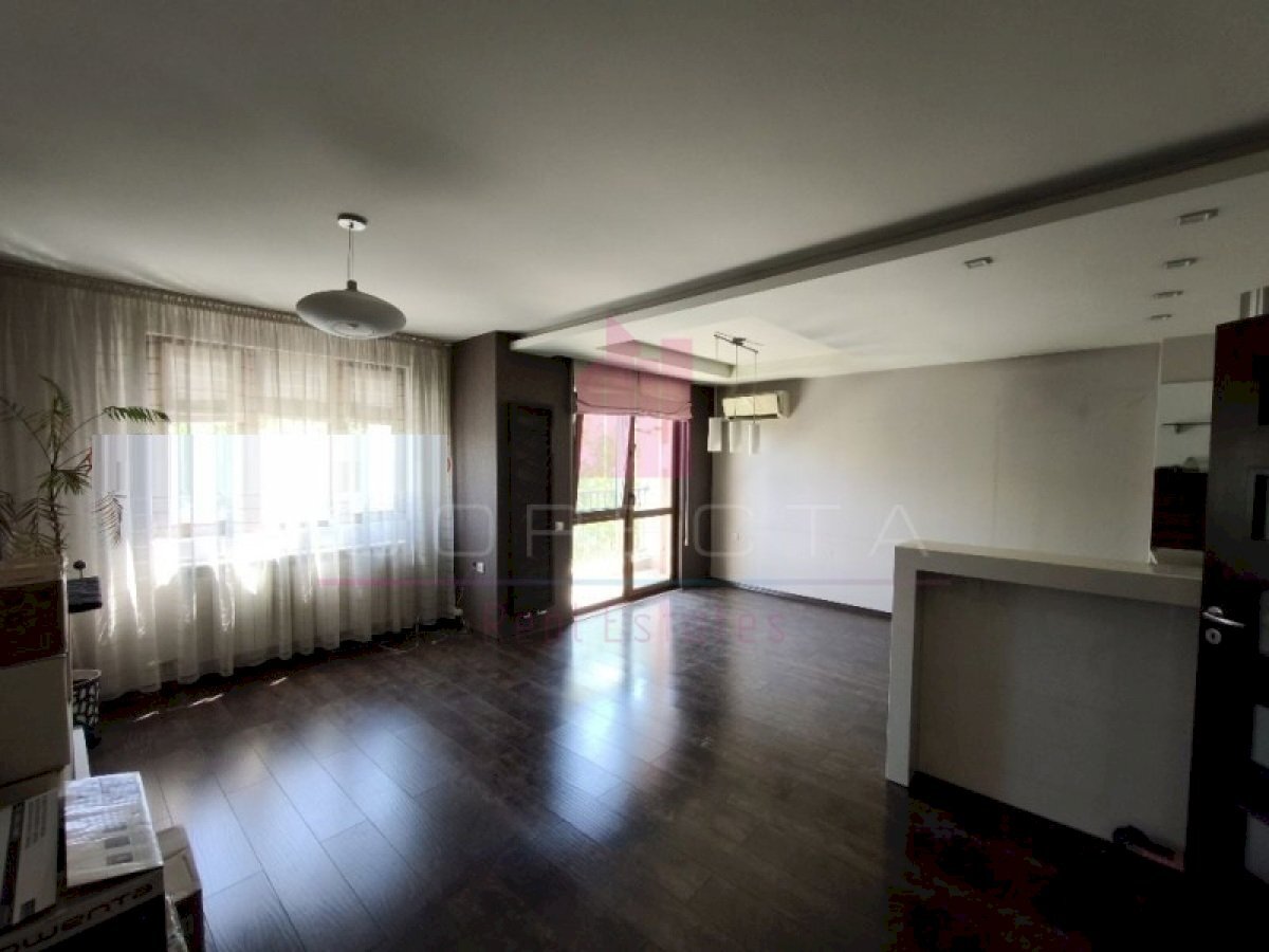 Four-room apartment Ruse (neighborhood Център) - photo 1