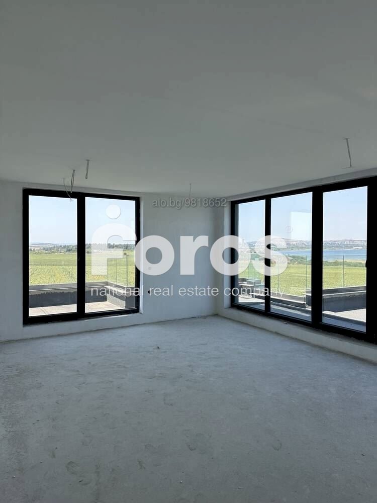 Trilocale Burgas (zona Крайморие) - foto 1