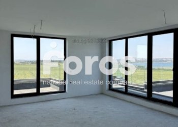 Trilocale Burgas (zona Крайморие) - foto 1