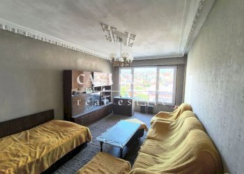 Three-room apartment Pernik (neighborhood Център) - photo 1